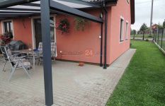 screenová roleta zip pro stínění pergoly_4