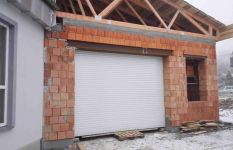 Garážová rolovací vrata pro výrobní halu