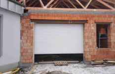 Garážová rolovací vrata pro výrobní halu