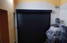 předokenní roleta jako uzavření místnosti, montáž žaluzie24