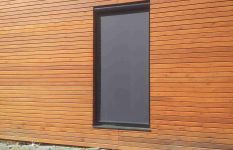 screenová roleta GW pro stínění fixného okna rodinného domu