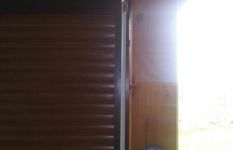 předokenní rolety pro uzavření zahradního altánu