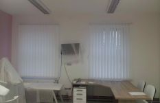 vertikální žaluzie pro ordinaci lékaře